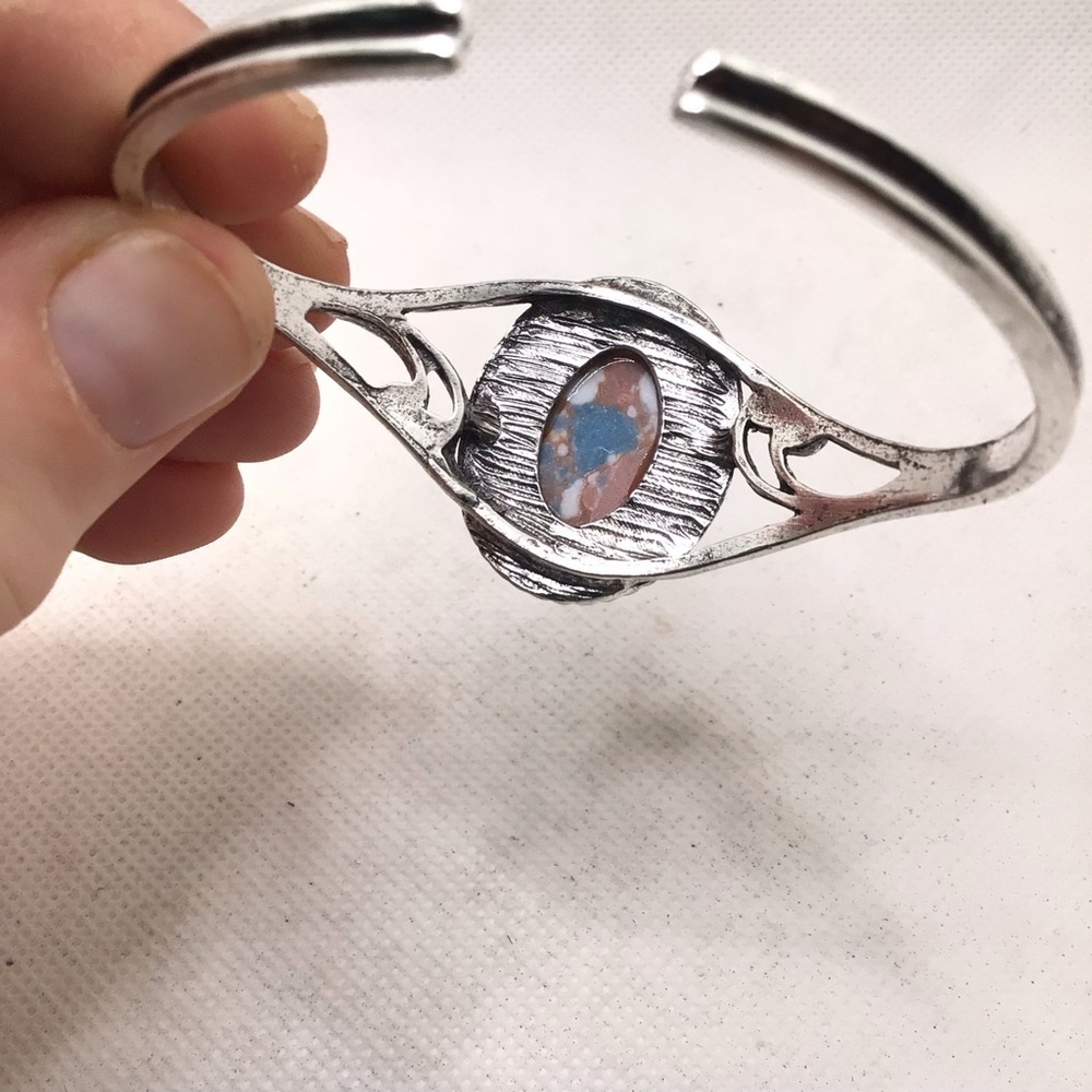 Boho Vintage Style Oval Faux Turquoise Inlaid Cuff Bracelet - Picture 7 of 9